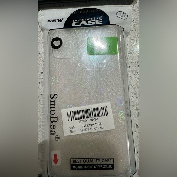 SmoBea iPhone 11 6.1" clear protective case - new in package - Picture 2 of 4